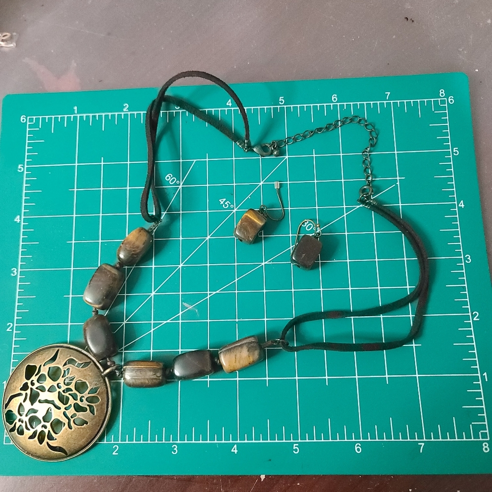 Tigers Eye Gemstone Necklace & Earrings - Picture 3 of 3